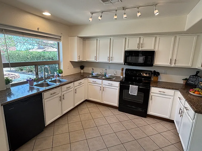 624 W Mesquite Tree Ln — Photo 6