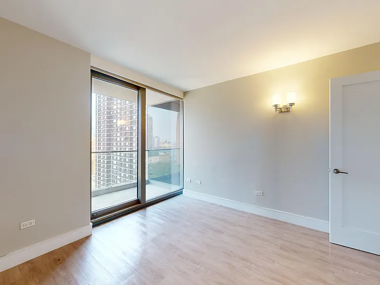 237 E 34th St #1904 — Photo 13