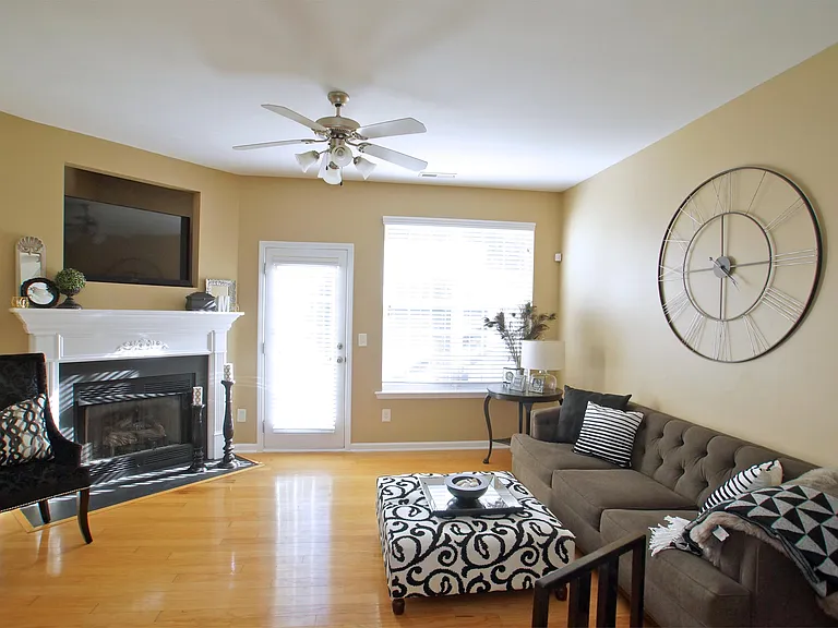 405 Hamlet Park Dr #1 — Photo 7