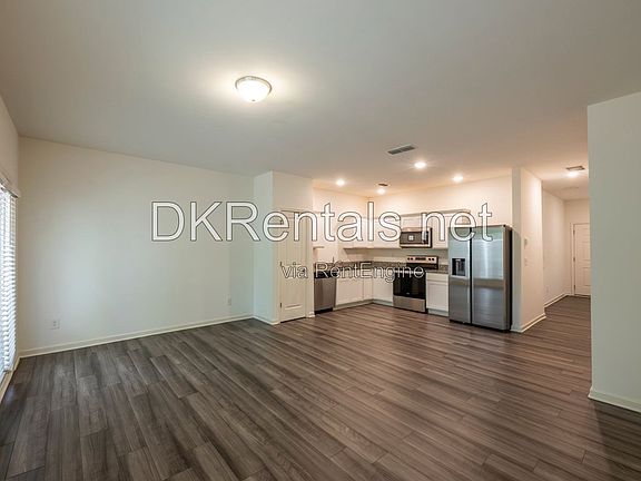 5th image of 1651 Vernon Blvd