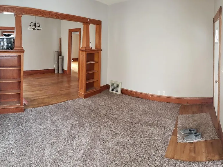 43 McKinley Pl N — Photo 3