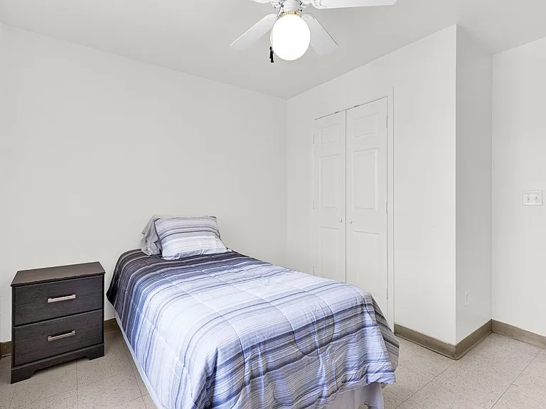 2302 W Colter St — Photo 22