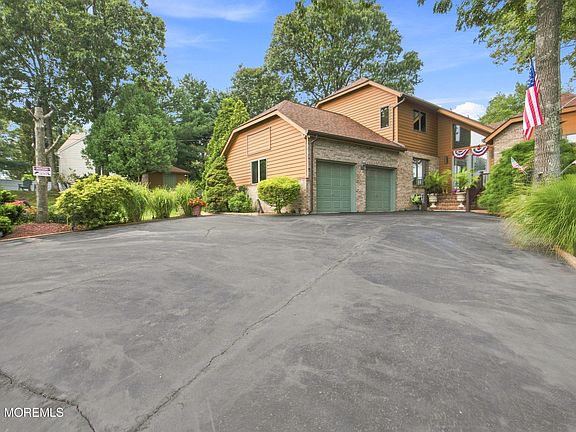 2nd image of 140 N New Prospect Road