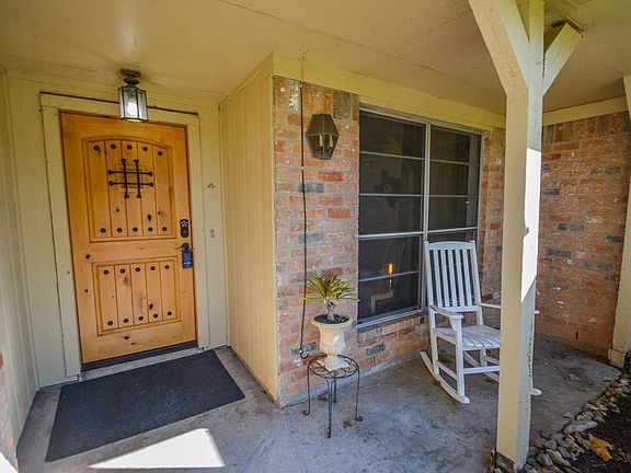 4th image of 602 William Morton Dr