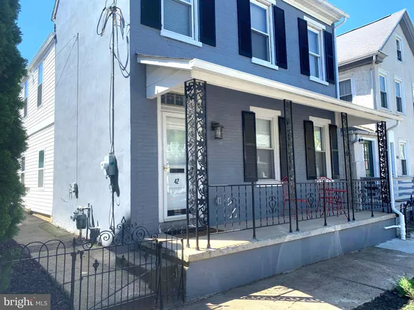 42 Chestnut St, Pottstown, PA 19464
