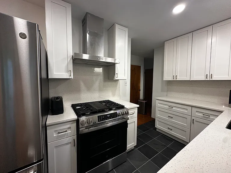 9488 Conklin Ave — Photo 26
