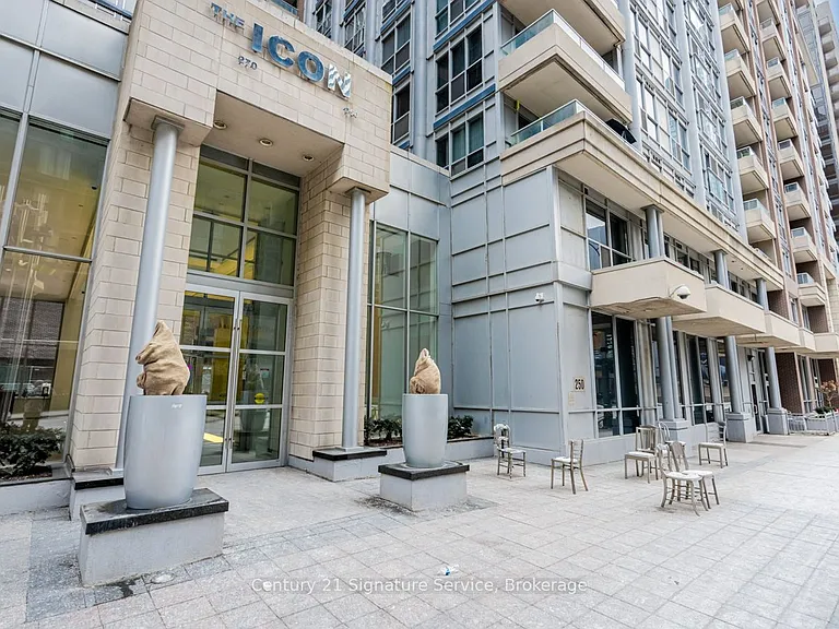 250 Wellington St W #Penthouse 36 — Photo 2