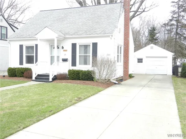 81 George St, Hamburg, NY 14075