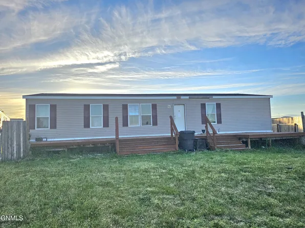 2216 35th Ter, Williston, ND 58801