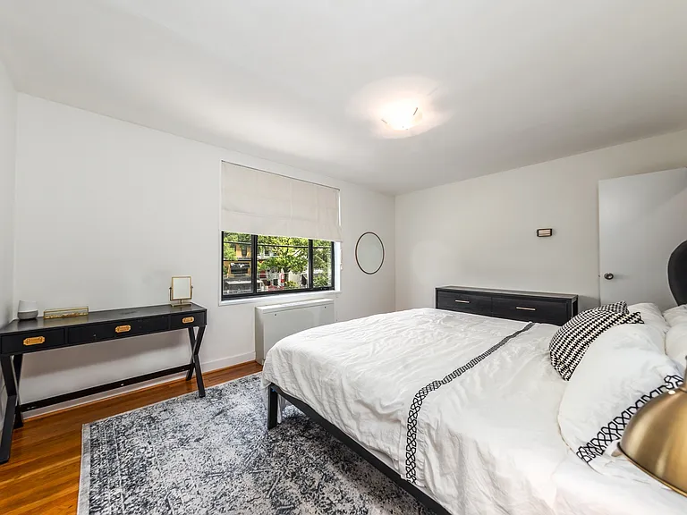 5112 Macarthur Blvd NW — Photo 10