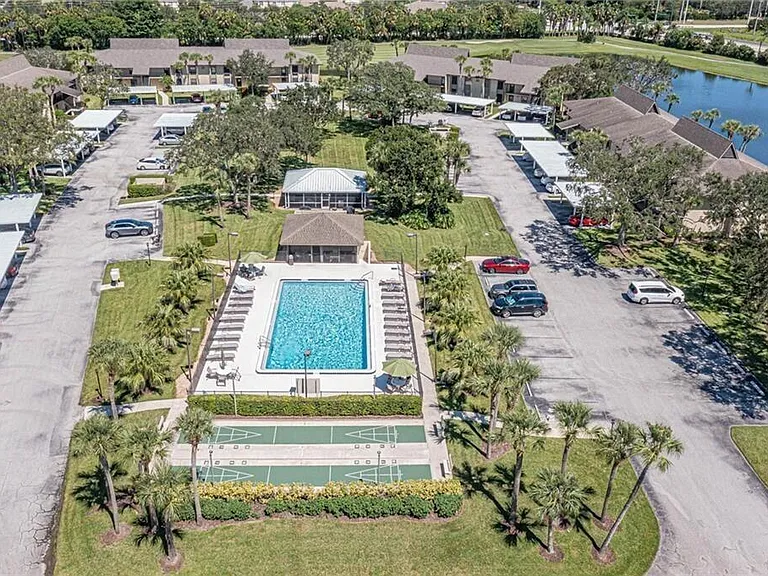 32 Plantation Dr #103 — Photo 30