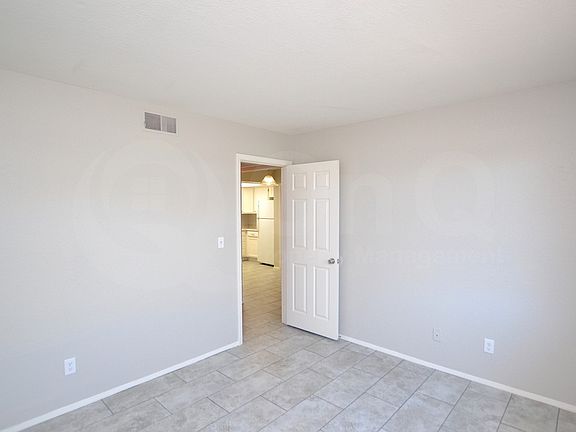 5th image of 10821 N 15th Ln APT 2