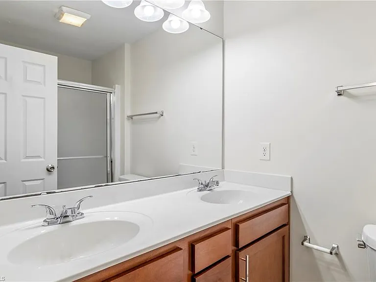 105 Sommerwall Pl — Photo 20