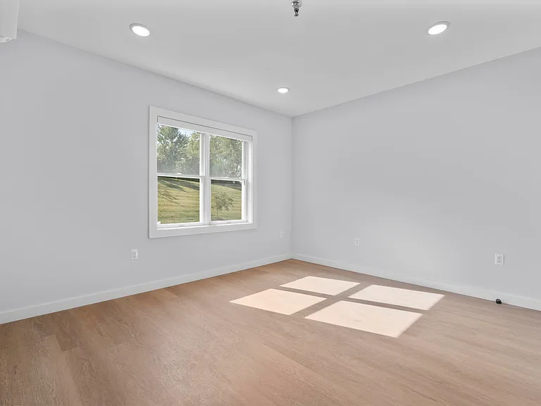 A55 Tunxis Ave #106 — Photo 28