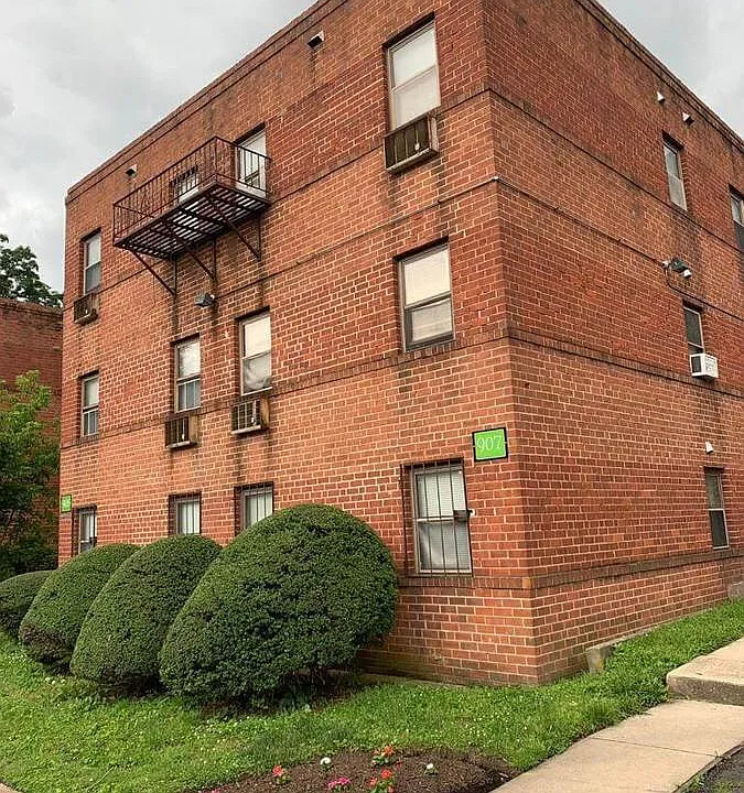 1009 E Cliveden St #5