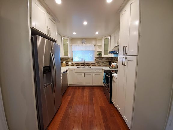 3rd image of 215 Rose Ct #1