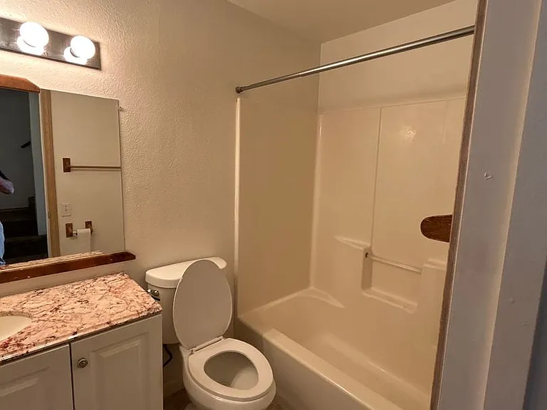 365 NE Loper Ave #1-3 — Photo 9
