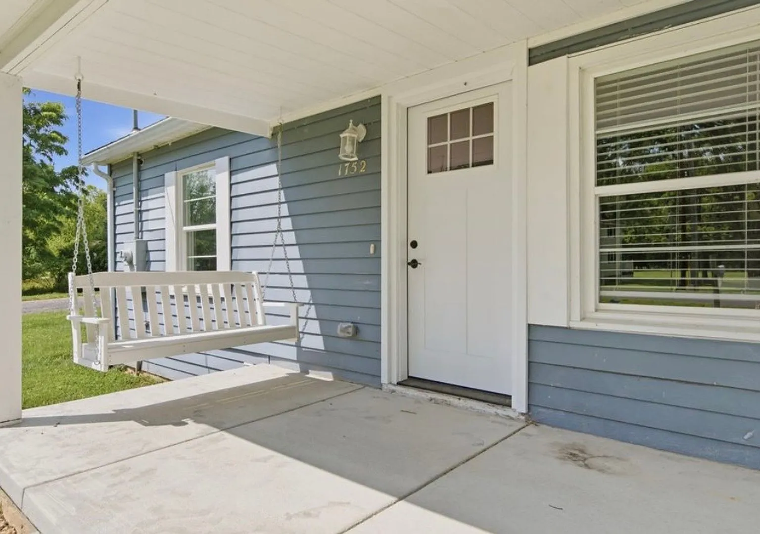 Cozy Bungalow in Blacksburg — Photo 2