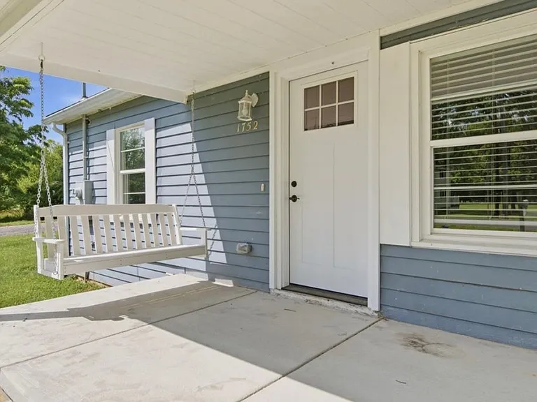 1752 Mount Tabor Rd — Photo 2