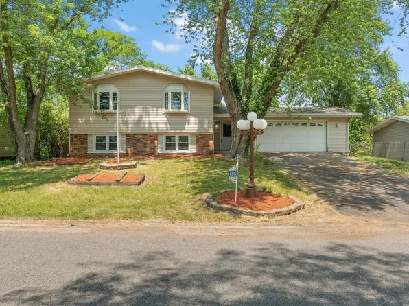 423 Sassafrass Dr, Valparaiso, IN 46385