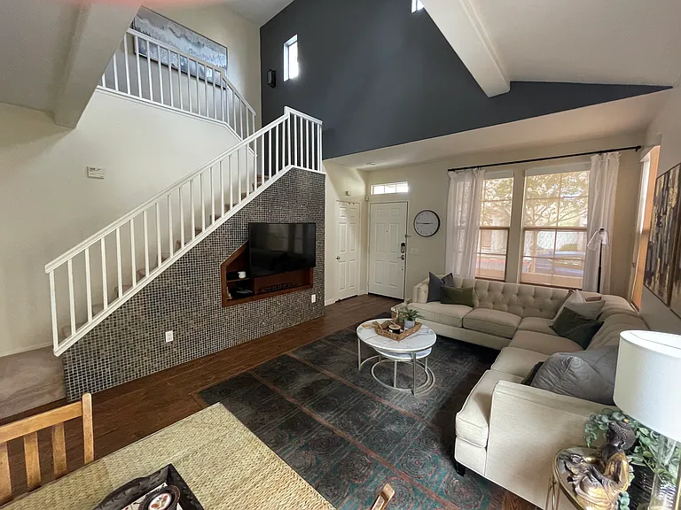 1207 Cambria Way — Photo 4