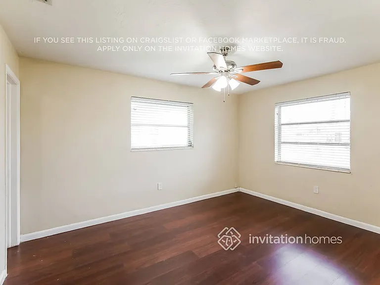 8407 NW 26th St — Photo 10