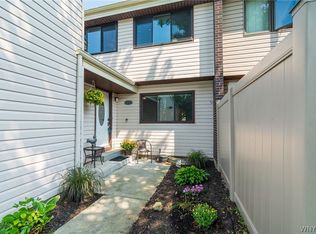 1502 Forest Edge Dr, East Amherst, NY 14051