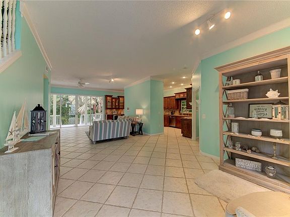 4th image of 1202 N View Dr