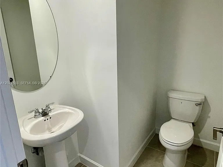 708 SE 13th Ct — Photo 8