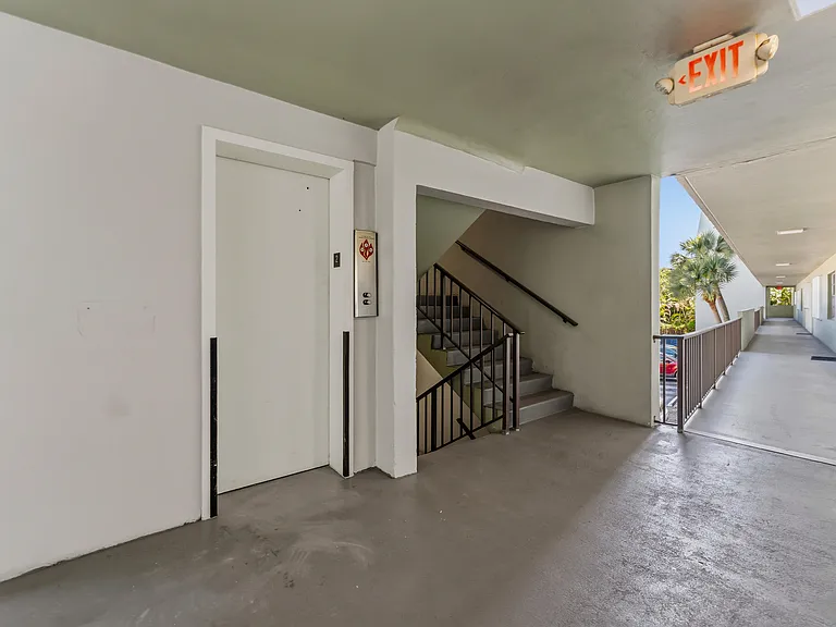 1638 Embassy Dr #208 — Photo 30