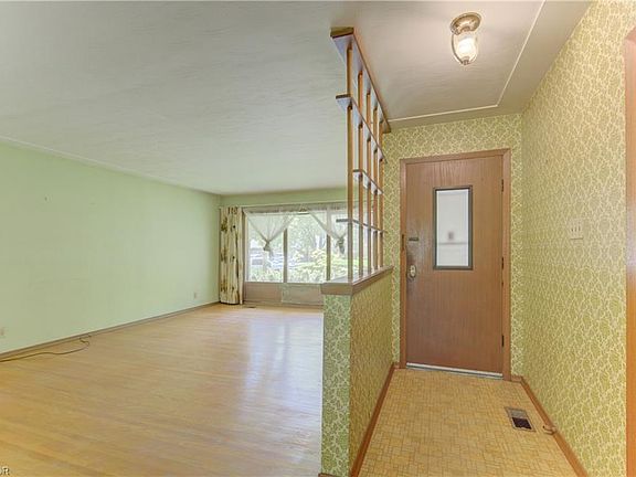 5th image of 162 Warren Rd