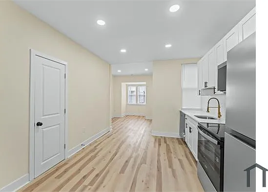 2041 Stenton Ave — Photo 8