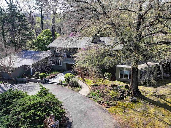 2nd image of 23 Old Farm Rd