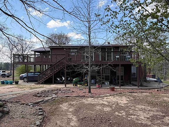 3rd image of 417 Old Military Rd