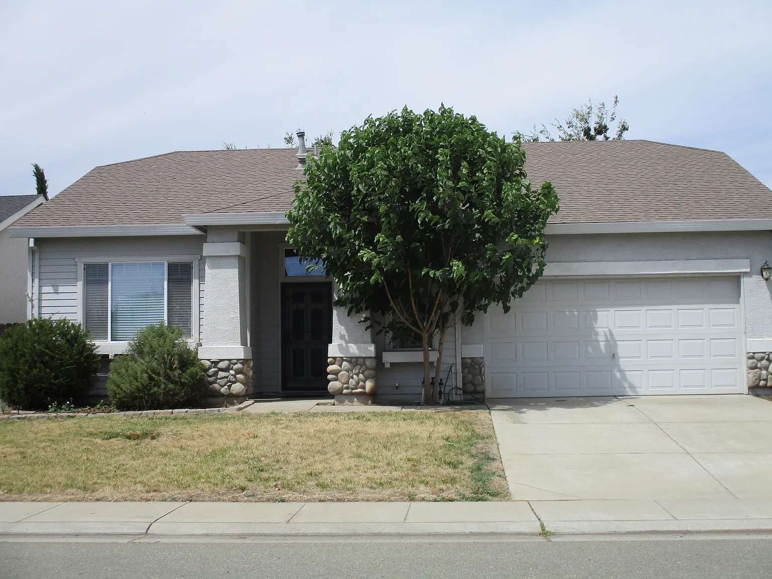 727 Spruce Ave photo 1