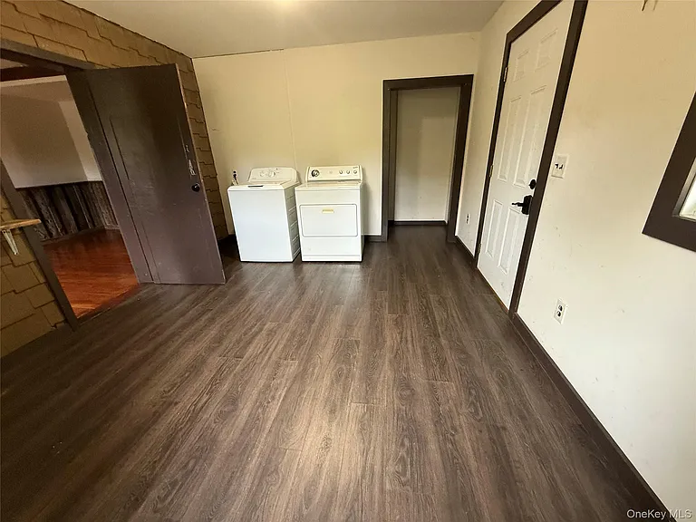 241 White Bridge Rd — Photo 6