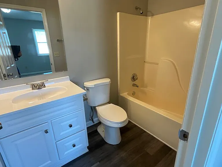 2413 Robbins St — Photo 17
