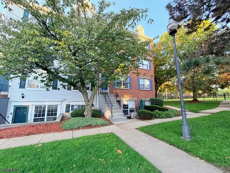 12 Rutgers Dr