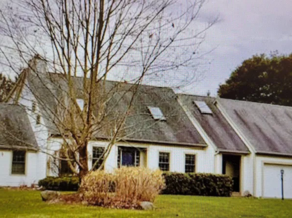 75 Lawnwood Drive, Williston, VT 05495