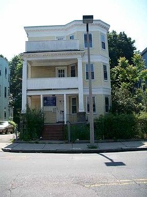 Great 4 Bedroom 1 Bath in a Professionally Managed Building