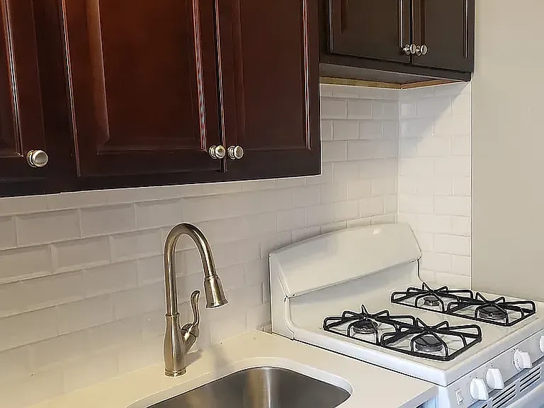265 Quentin Rd #D1 — Photo 2