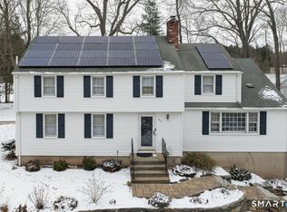 25 Hunter Lane, Glastonbury, CT 06033