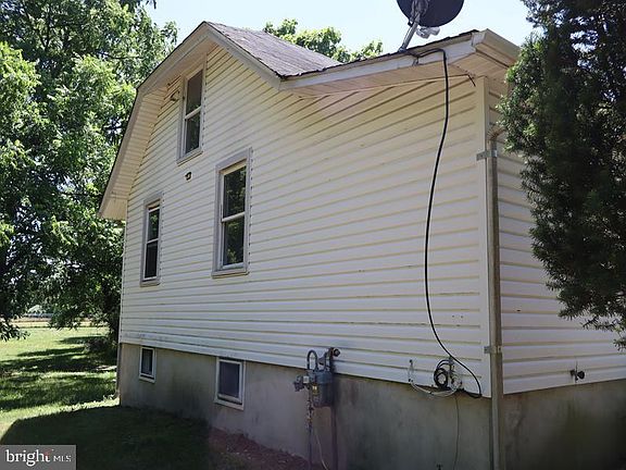 5th image of 65 Louis Dr