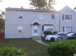 34 Paula Dr, Farmingdale, NY 11735