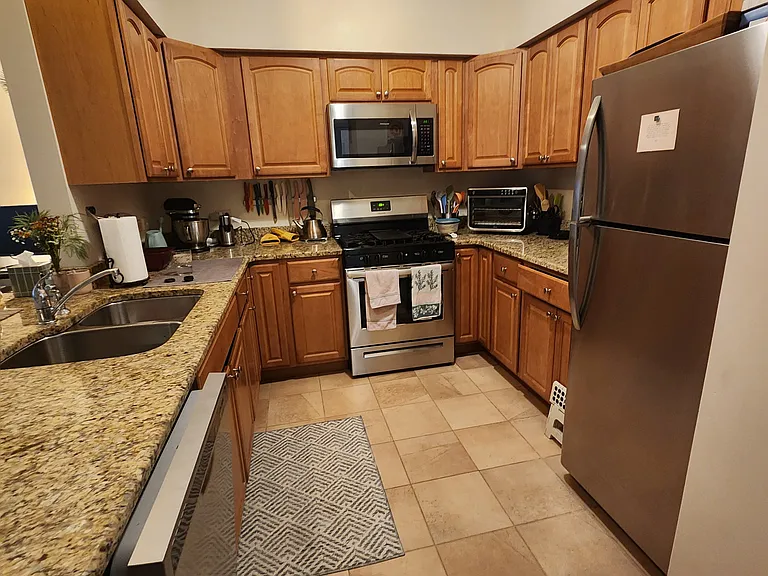 2318 N Milwaukee Ave #201 — Photo 4