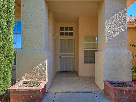 2nd image of 11104 Canyonlands Ct SE
