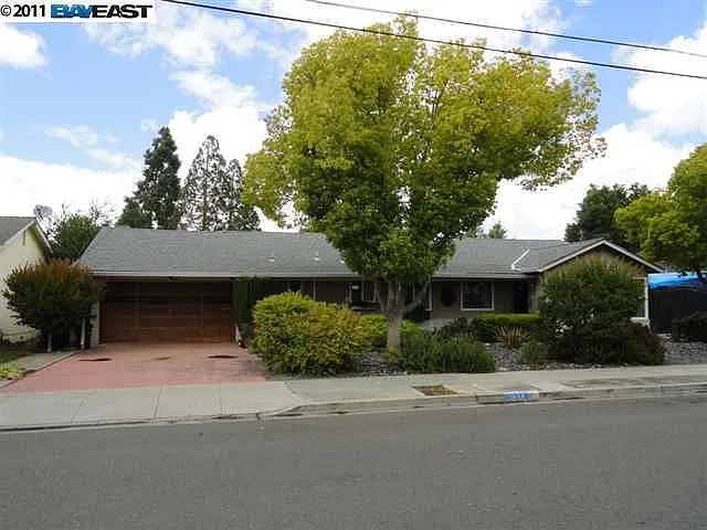 3834 Harvard Way photo 1