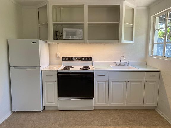4th image of 254 Garden Ln