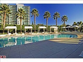 2nd image of 13700 Marina Pointe Dr Unit 811