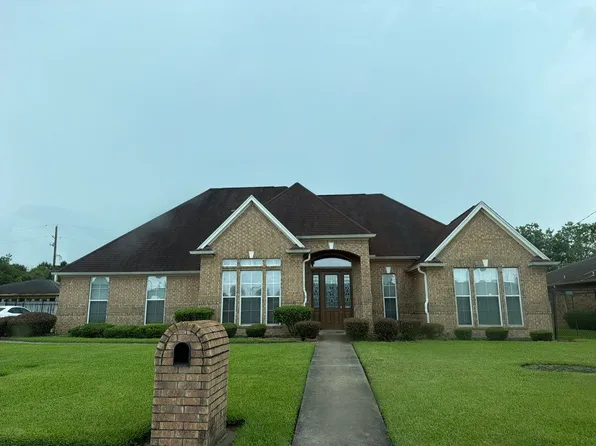 2645 Dauphine Pl, Beaumont, TX 77705